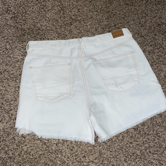 American Eagle 90S Boyfriend Denim Distressed Shorts - Picture 6 of 9